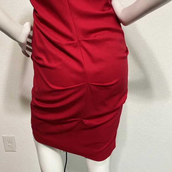 Nicole Miller Red Front Keyhole Ruched 95% Silk Above Knee Dress Size 8 - Picture 7 of 9